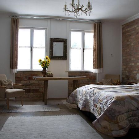 Notas Tuecsoek Vendeghaz Apartment Agyagosszergeny Bagian luar foto