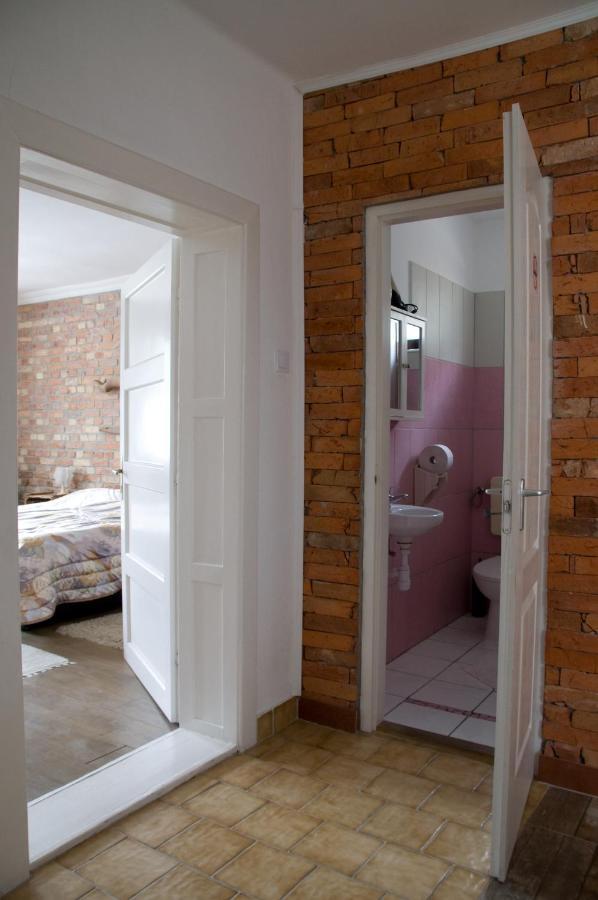 Notas Tuecsoek Vendeghaz Apartment Agyagosszergeny Bagian luar foto