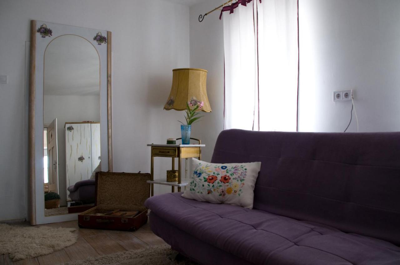 Notas Tuecsoek Vendeghaz Apartment Agyagosszergeny Bagian luar foto